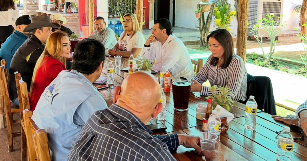 Reunión de diputados de la Comisión de Desarrollo Económico con sectores productivos de El Fuerte