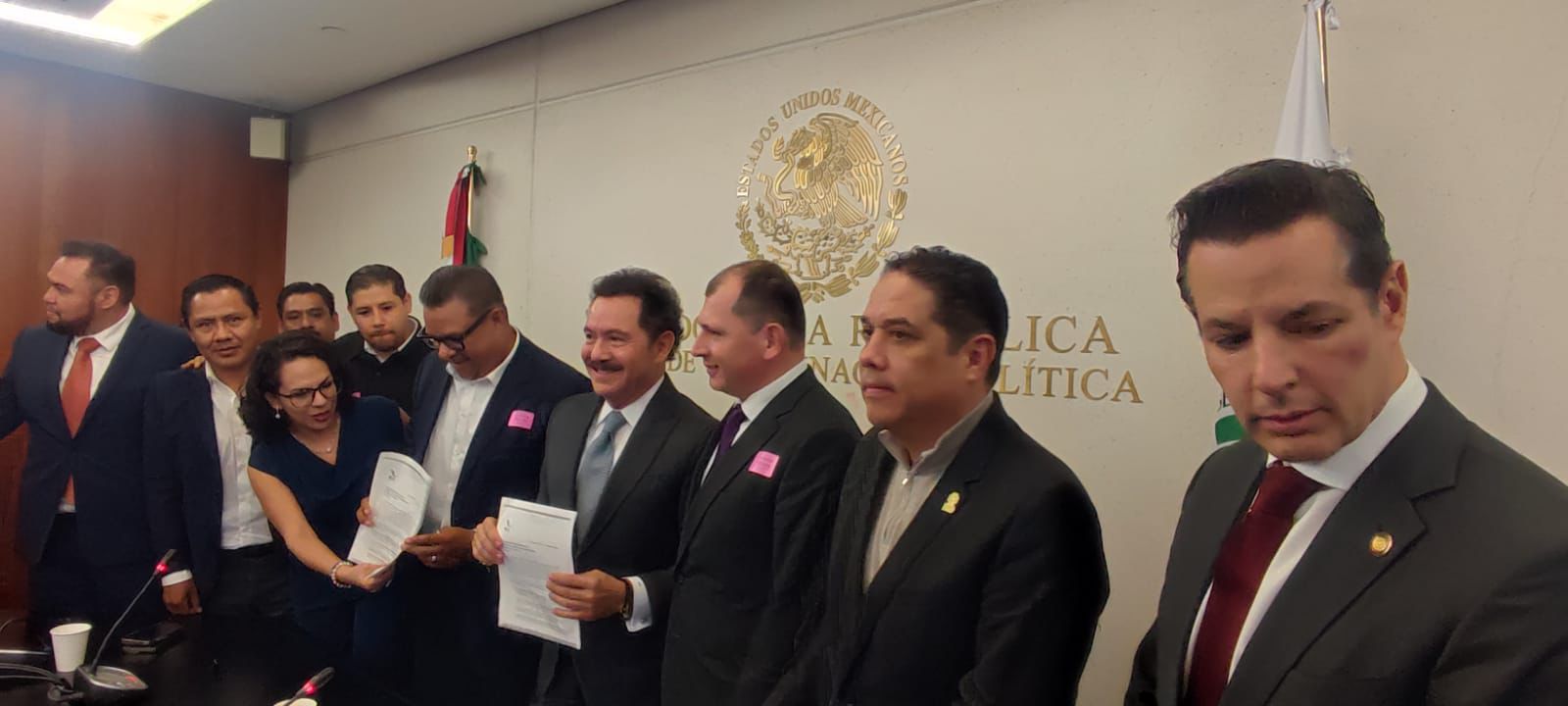 Junta de partidos políticos locales con Ignacio Mier