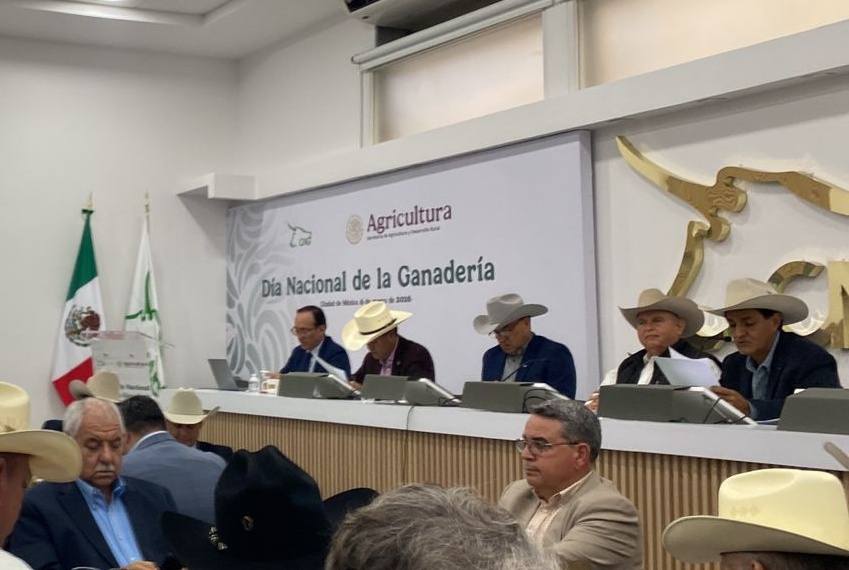 Reunión en la Confederación Nacional de Organizaciones Ganaderas en la Ciudad de México