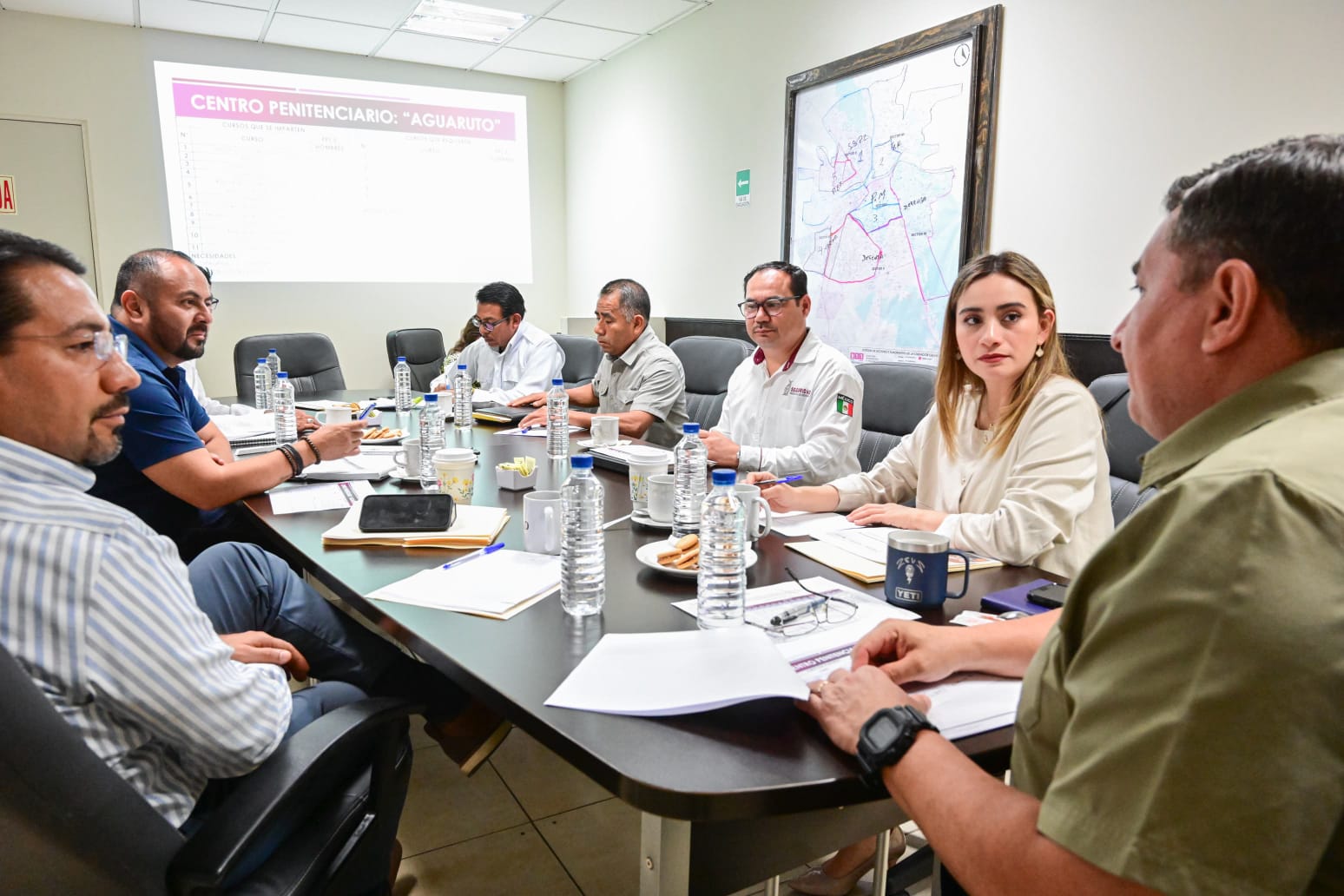 Reunión entre Brenda García Félix y directores de penales en Sinaloa