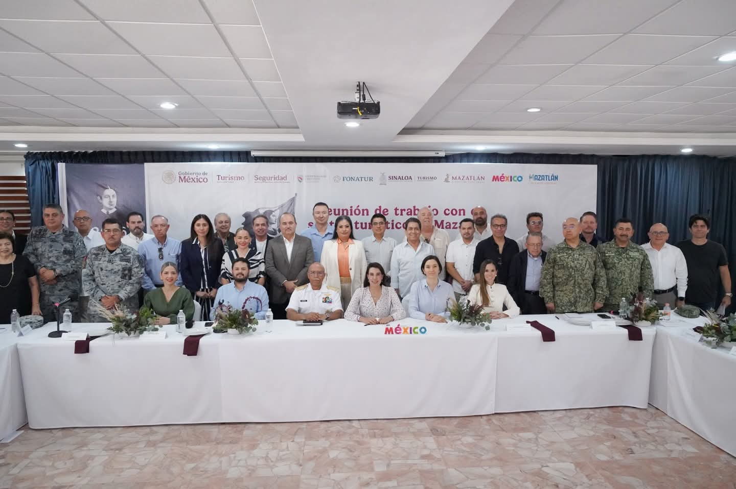 Reunión entre el sector turístico de Mazatlán