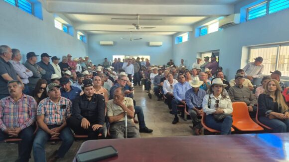 Productores del Évora, Sinaloa, sostienen reunión para analizar comercialización de granos y pagos pendientes