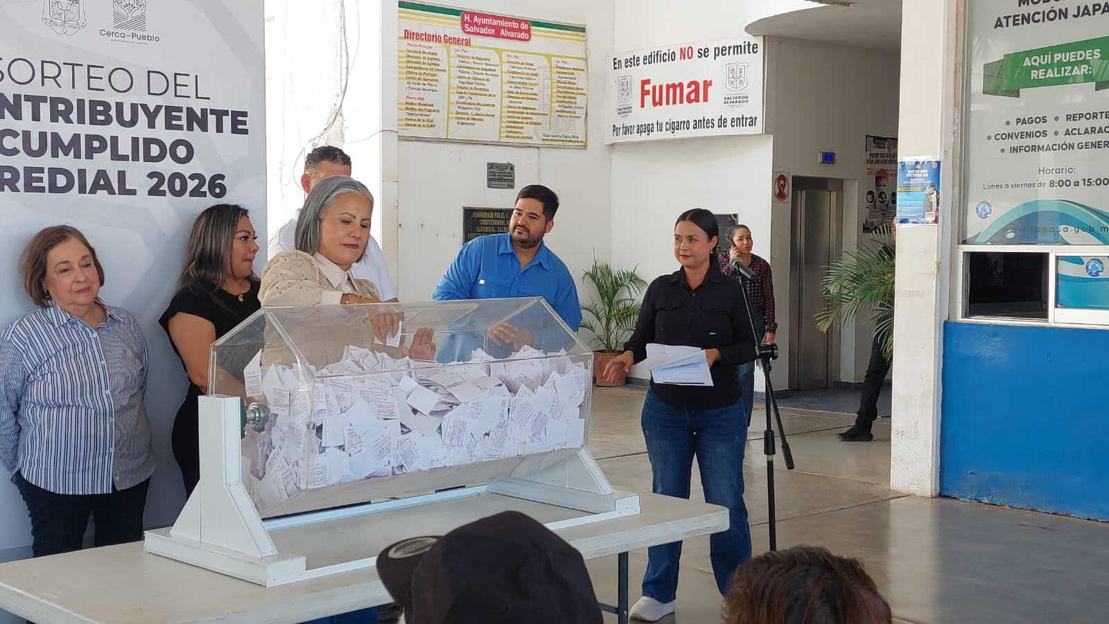 Realizan rifa del contribuyente cumplido en Salvador Alvarado