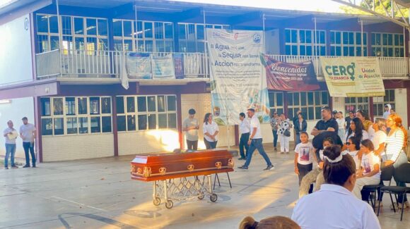 Presente para siempre: el Cetis 108 despide entre lágrimas al estudiante Jairo, en Guasave, Sinaloa