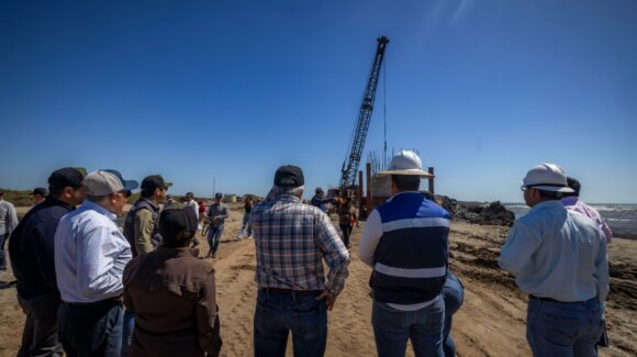 Supervisa Rubén Rocha puente Bellavista–Las Glorias, en Guasave, Sinaloa; obra estará lista en diciembre