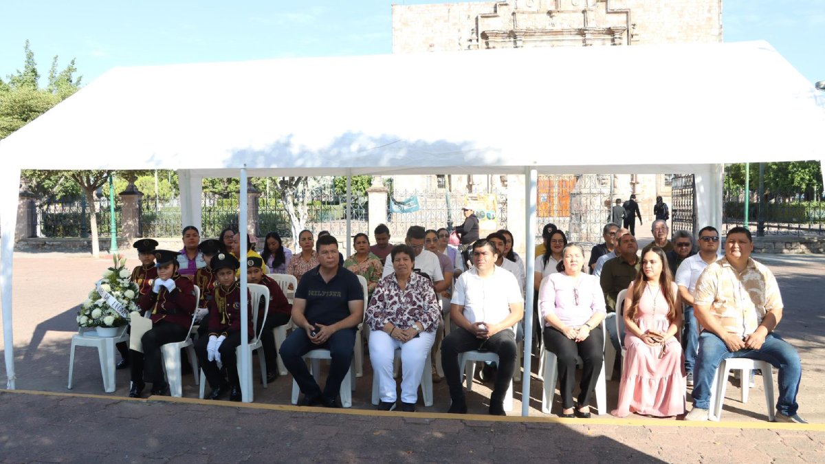 rosario sinaloa rinde homenaje a lola beltran asisten