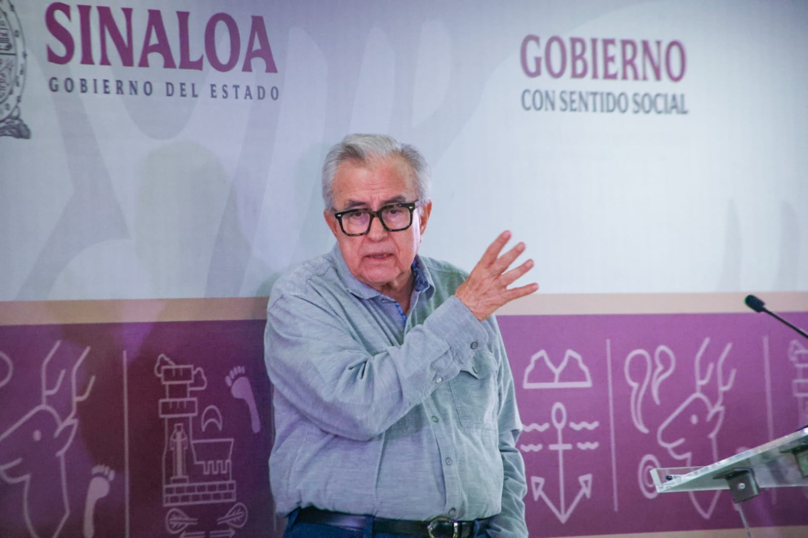 ruben rocha moya gobernador de sinaloa