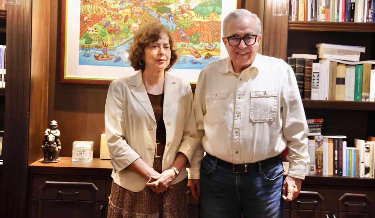 Rubén Rocha Moya se reúne con Rosaura Ruiz, titular de la Secretaría de Ciencia, Humanidades, Tecnología e Innovación