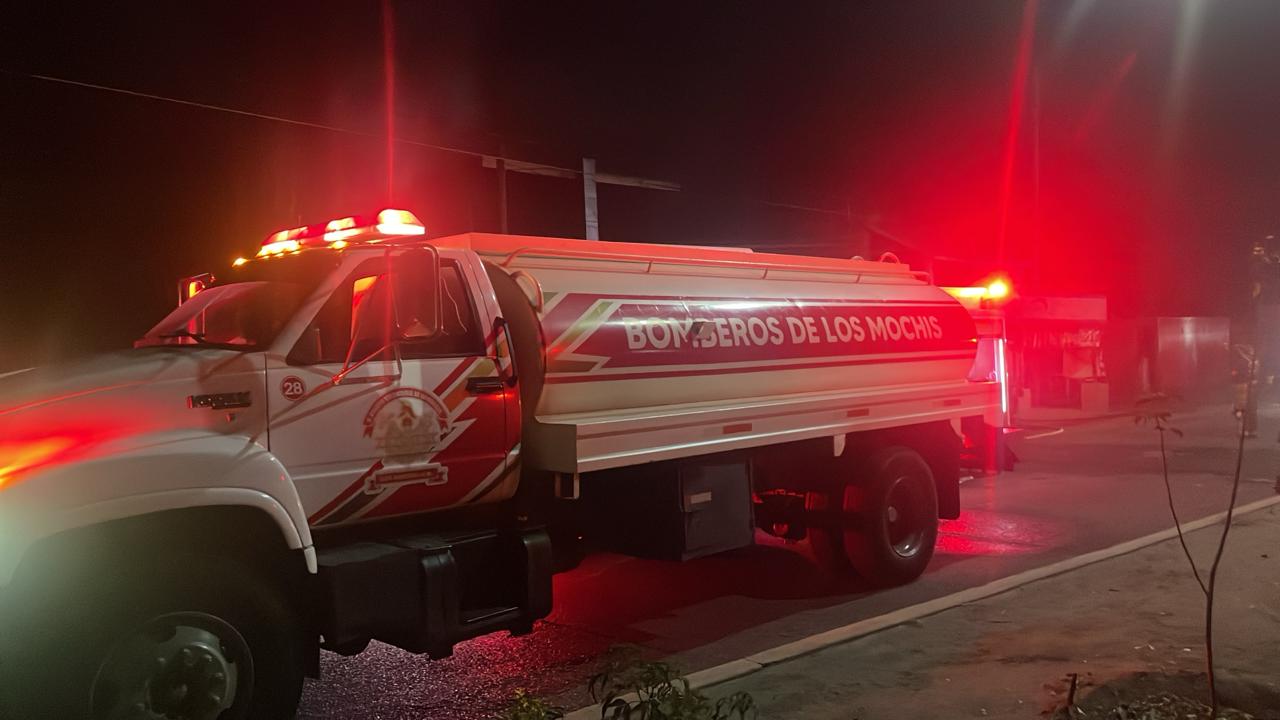 se incendia taqueria en mochicahui el fuerte