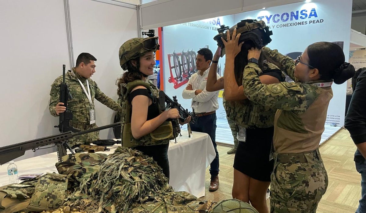 Marina da a conocer su oferta educativa en Congreso minero en Mazatlán