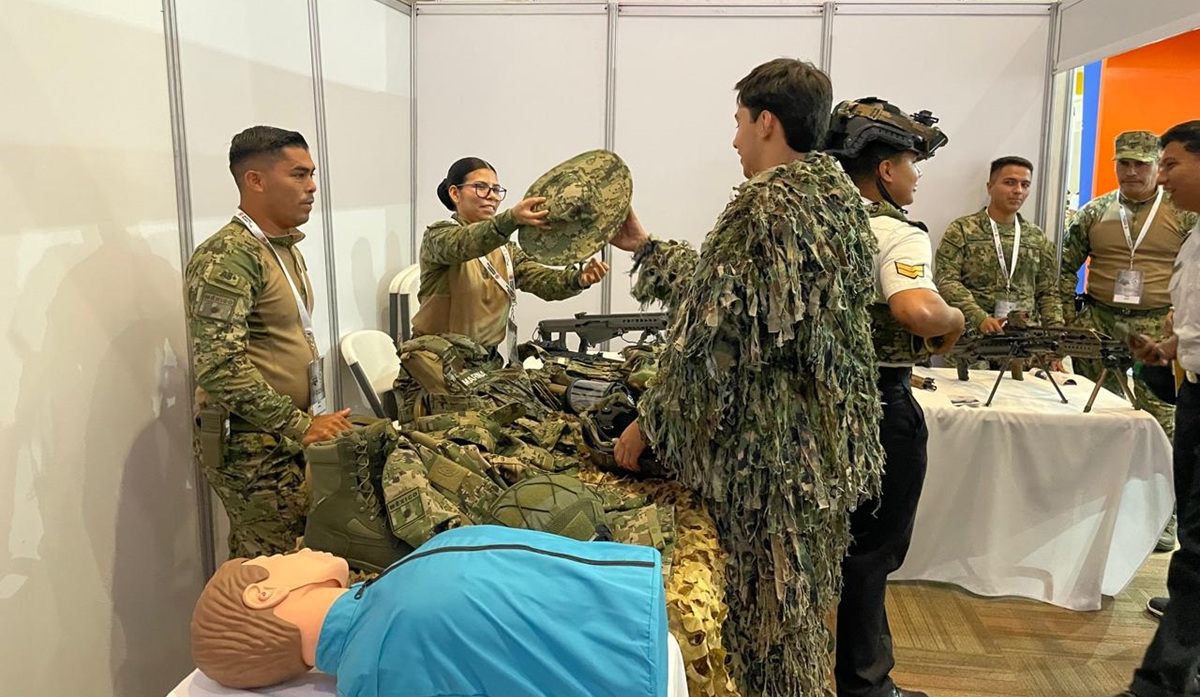 Marina da a conocer su oferta educativa en Congreso minero en Mazatlán