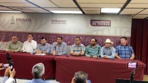 secretario de agricultura y ganaderia ismael bello
