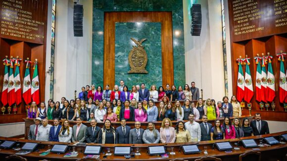 Inauguran el primer Parlamento de Mujeres en Sinaloa en el Congreso del estado; son 40 participantes de 15 municipios