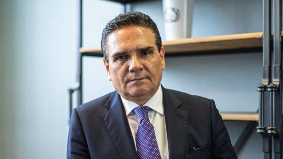 Emiten órdenes de aprehensión contra Silvano Aureoles, su exsecretario de Seguridad y 14 policías, por este delito