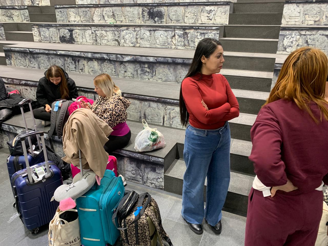 Sinaloenses varados en aeropuerto en Jordania