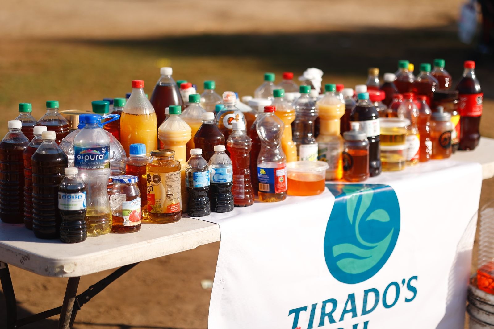Recolectan 235 litros de aceite de cocina usados