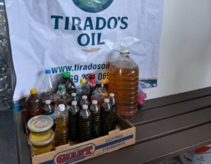 Recolectan 235 litros de aceite de cocina usados