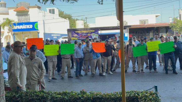 Trabajadores de Japama en Los Mochis se ‘plantan’ por adeudo millonario; advierten posible emplazamiento a huelga