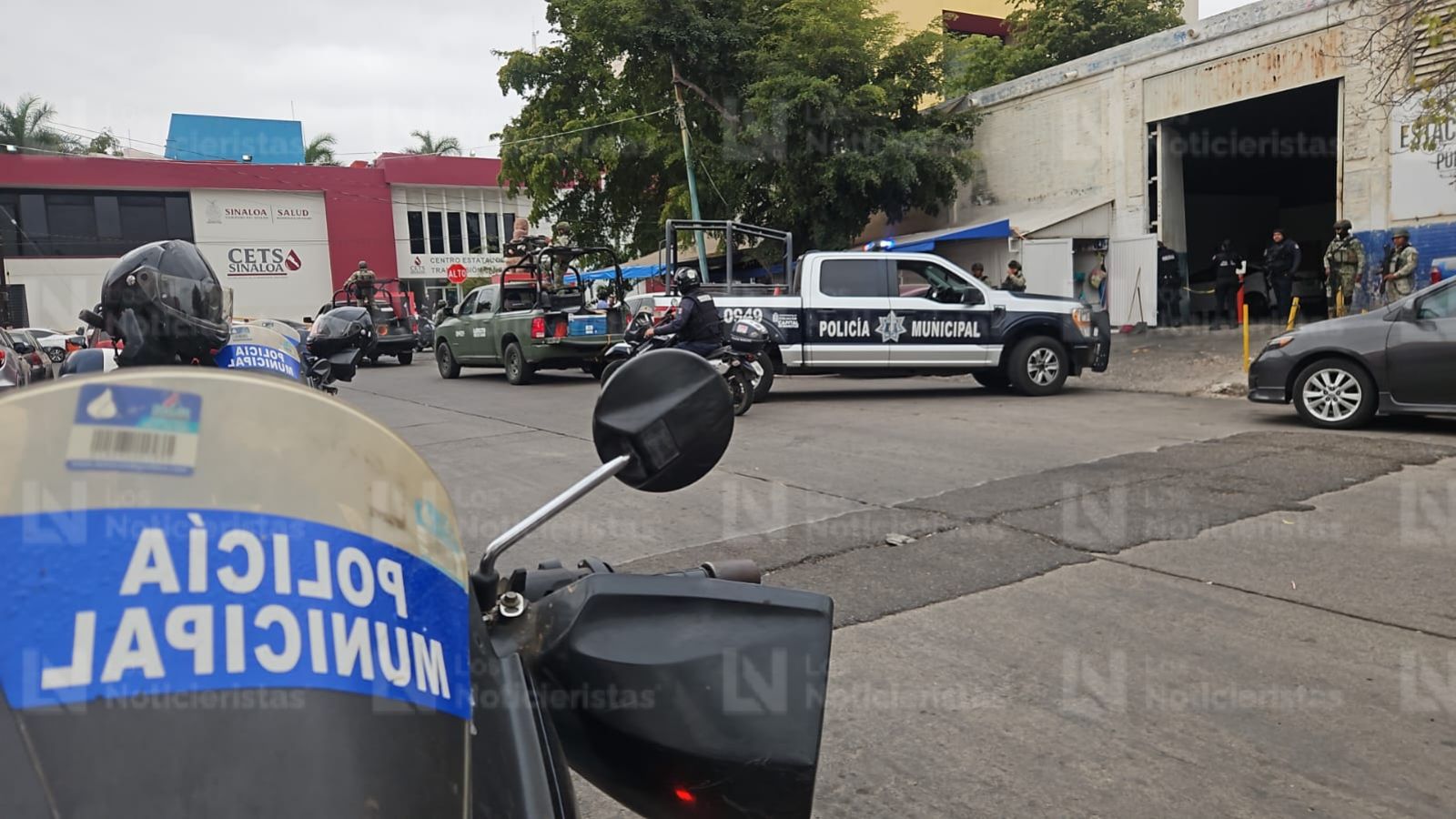 un joven trailero es ejecutado en un estacionamiento de culiacan