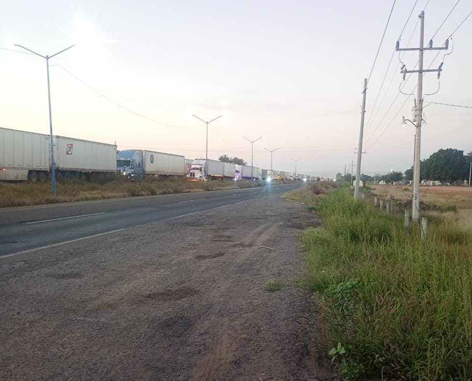 Punto de revisión del Ejercito en norte de Sinaloa
