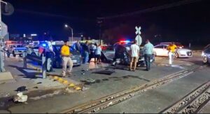 Tren embiste vehículo en el cruce de Paseo del Atlántico, en Mazatlán
