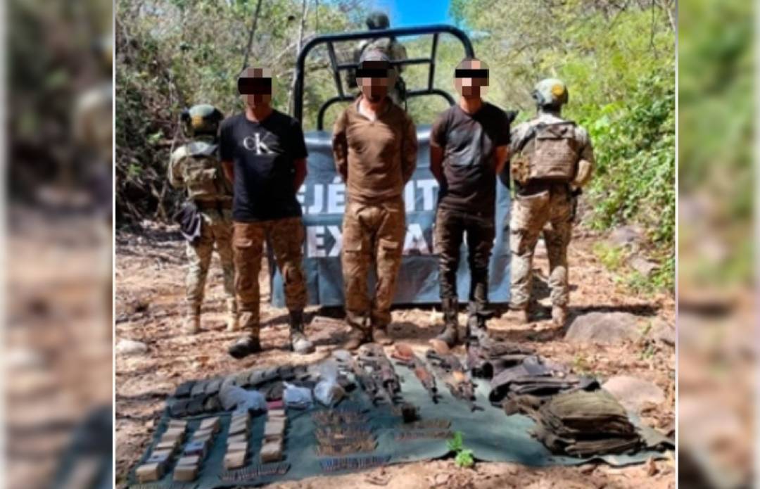 tres hombres detenidos en posesion de armamento en la sierra de mazatlan