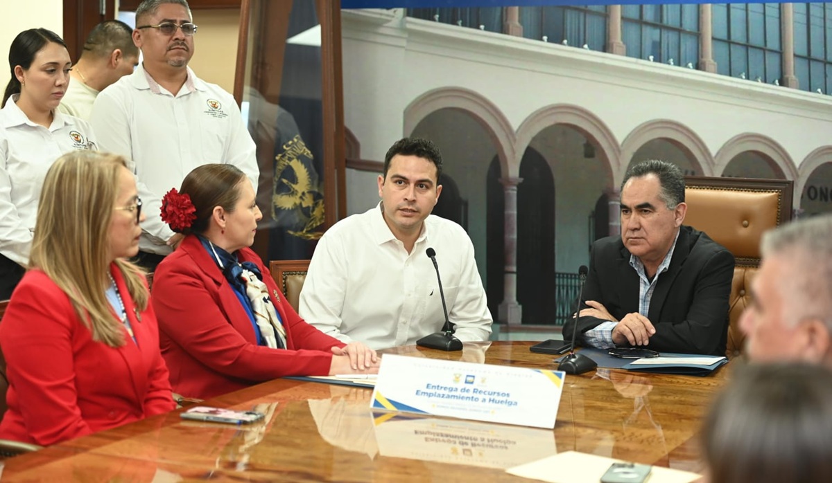 UAS entrega recursos del emplazamiento a huelga al Suntuas