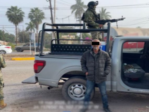 un hombre fue sorprendido en posesion de varias dosis de mariguana en culiacan