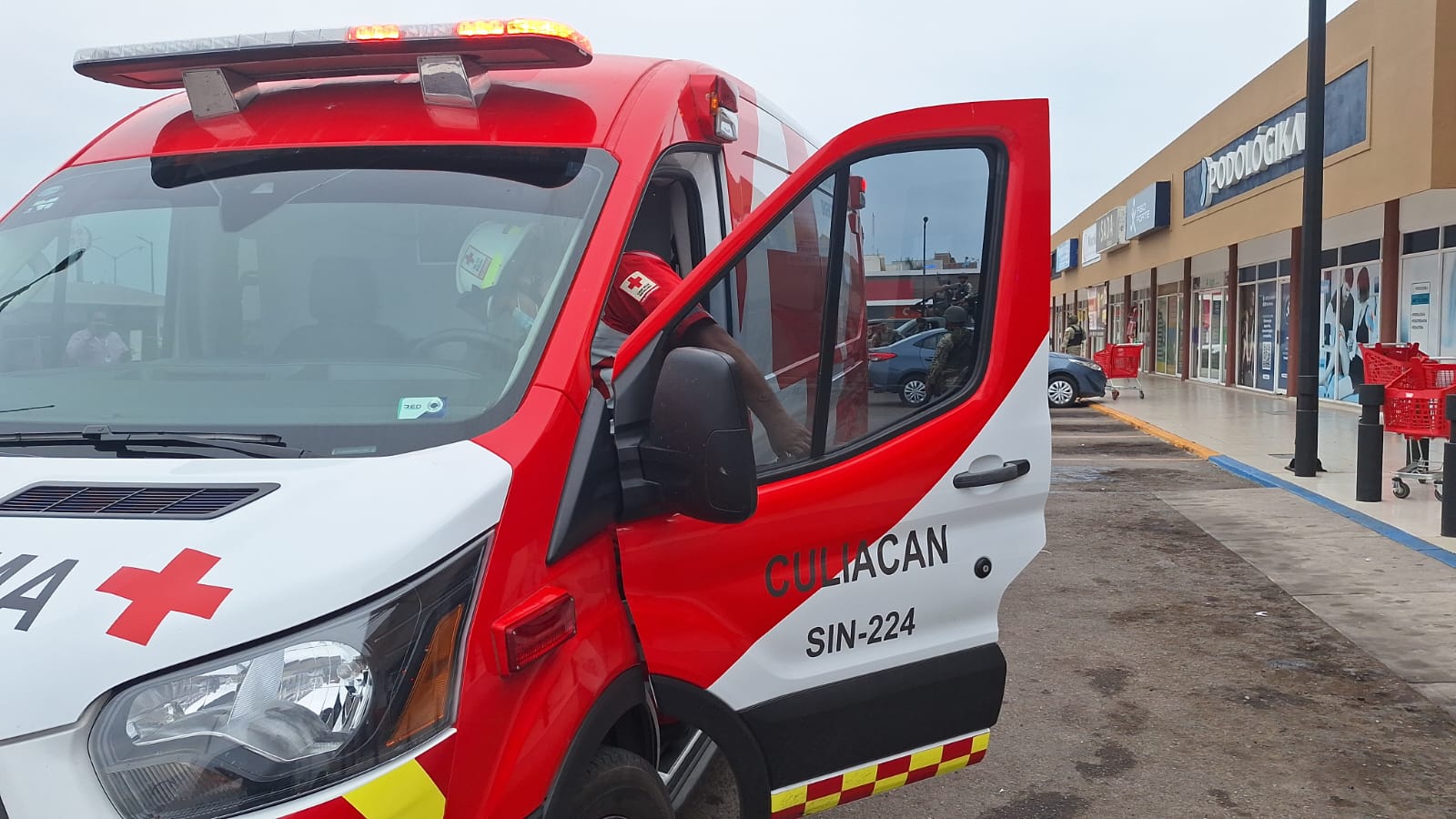 hombre resulta baleado en la conquista culiacan sinaloa en un intento de despojo de una motocicleta