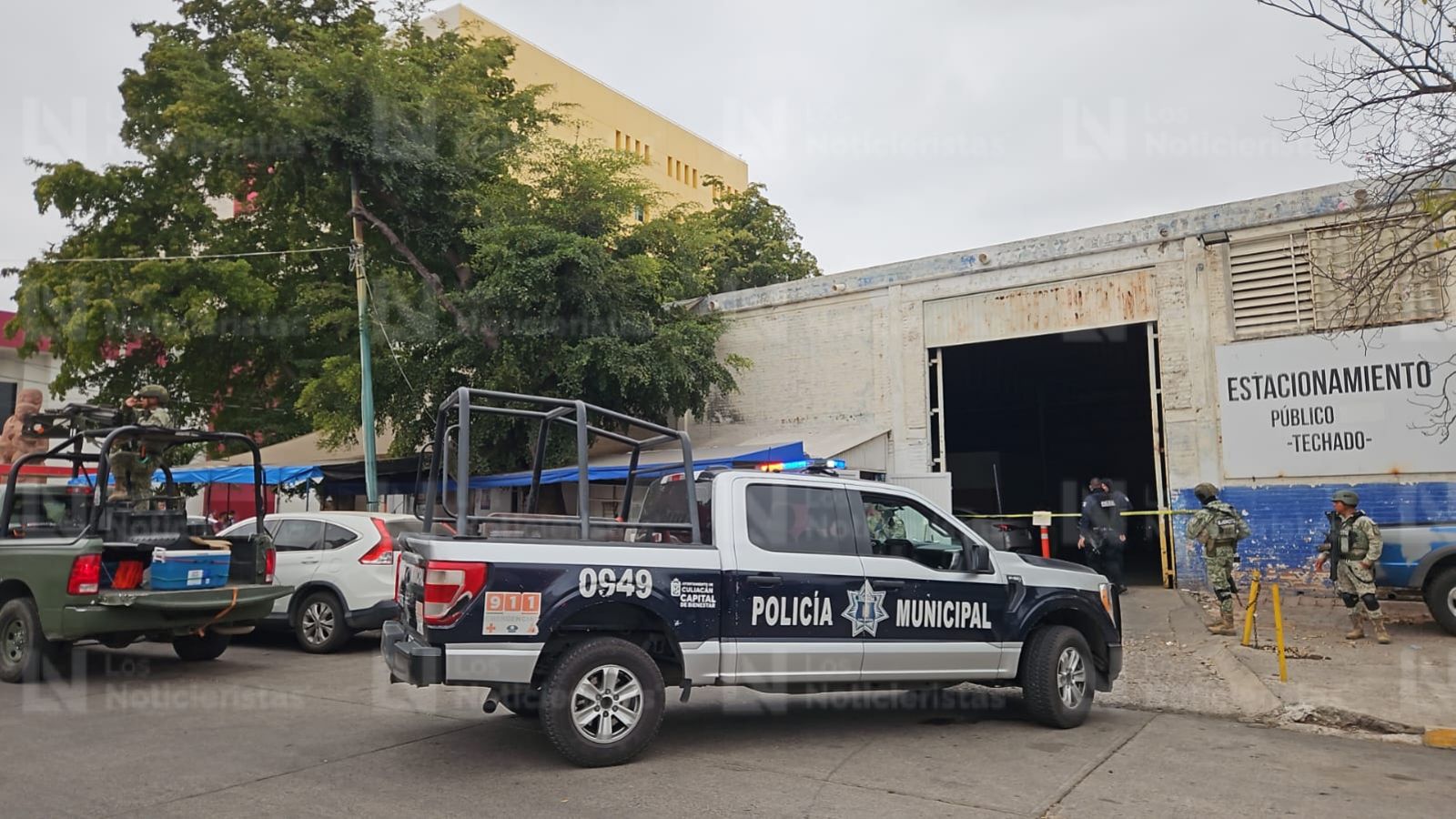 un joven trailero es ejecutado en un estacionamiento de culiacan