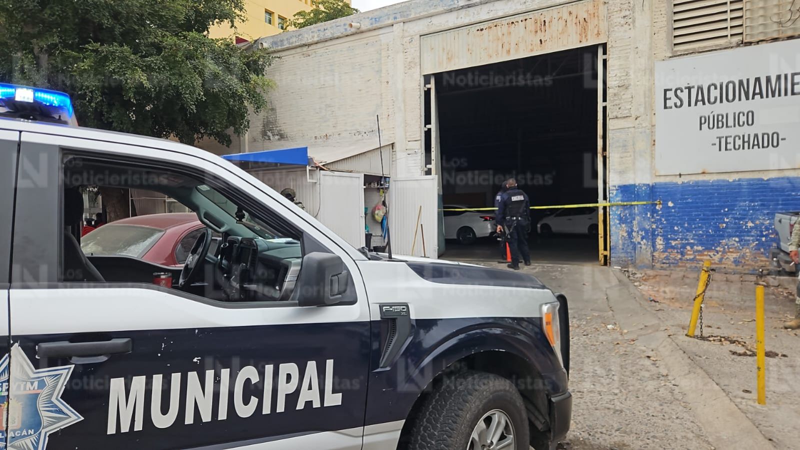 un joven trailero es ejecutado en un estacionamiento de culiacan