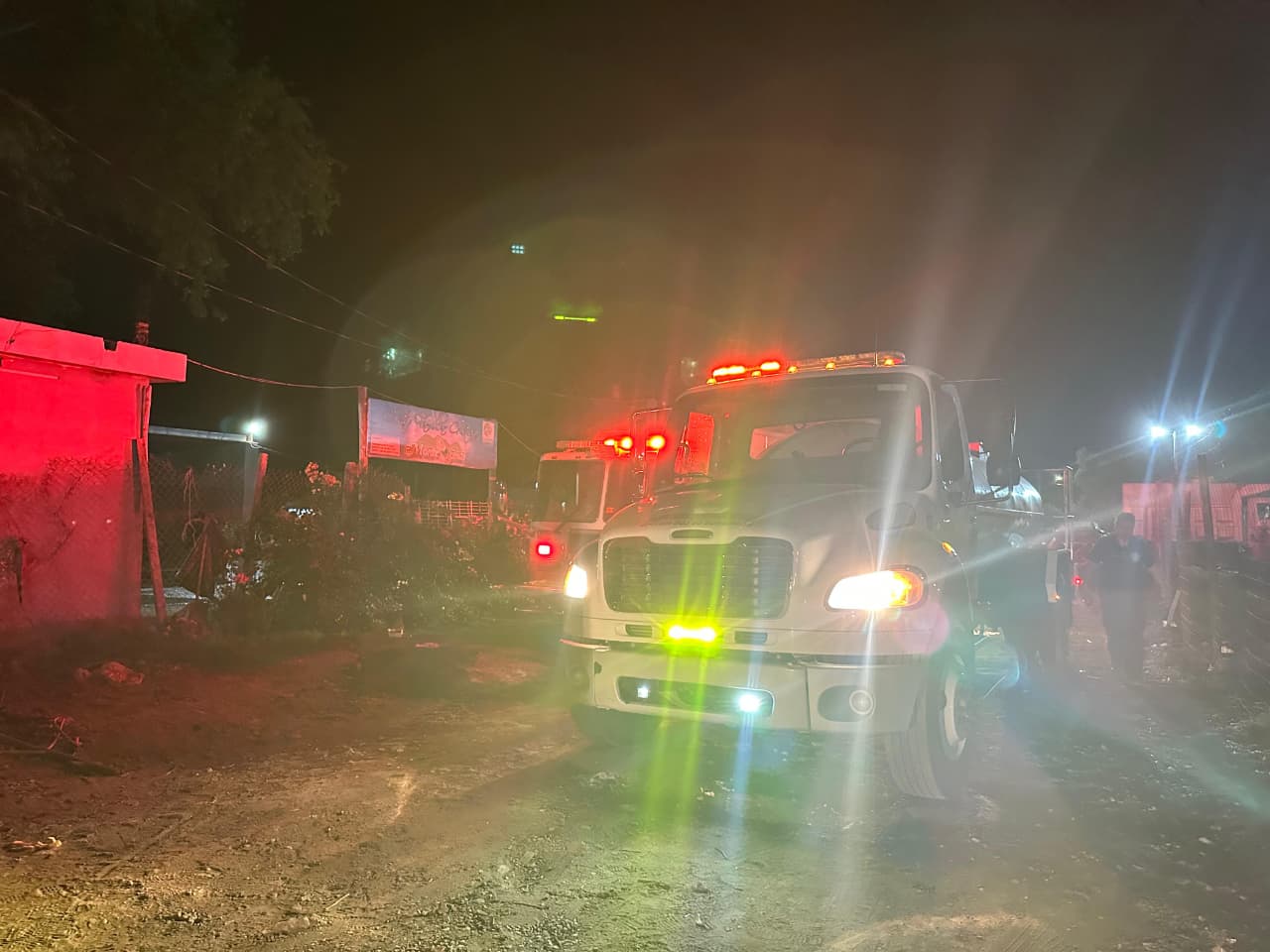 casa de lamina y carton fue quemada intencionalmente en los mochis