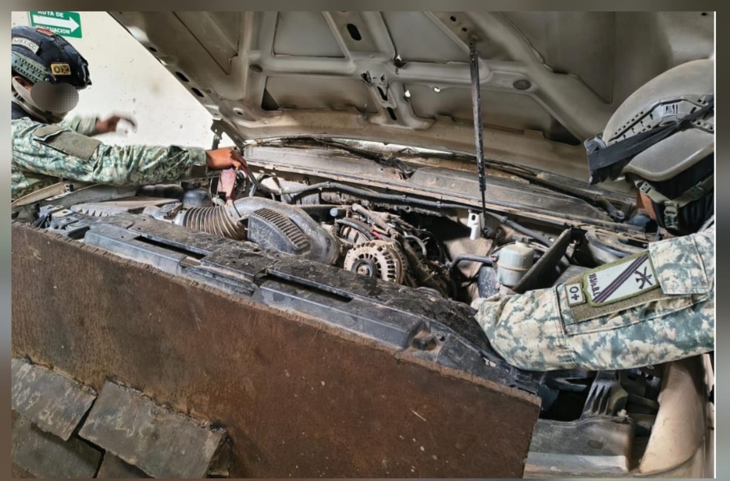 unidad con blindaje asegurada por el ejercito mexicano