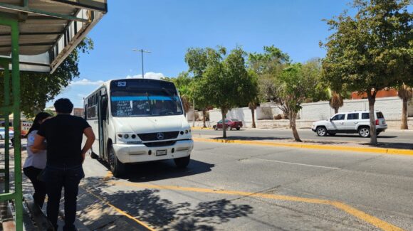 Alza en el diésel pone en riesgo al transporte urbano de Guasave, Sinaloa; advierten colapso sin apoyo