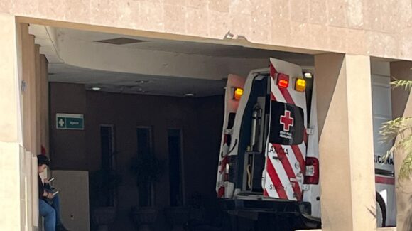 Muere adolescente tras impactarse  a bordo de una motocicleta contra un caballo en Sinaloa municipio