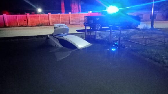 Automóvil cae a canal en el ejido El Tajito, Guasave, Sinaloa; no encontraron personas al interior