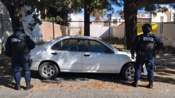 En Culiacán y Navolato, aseguran dos vehículos abandonados y con reporte de robo