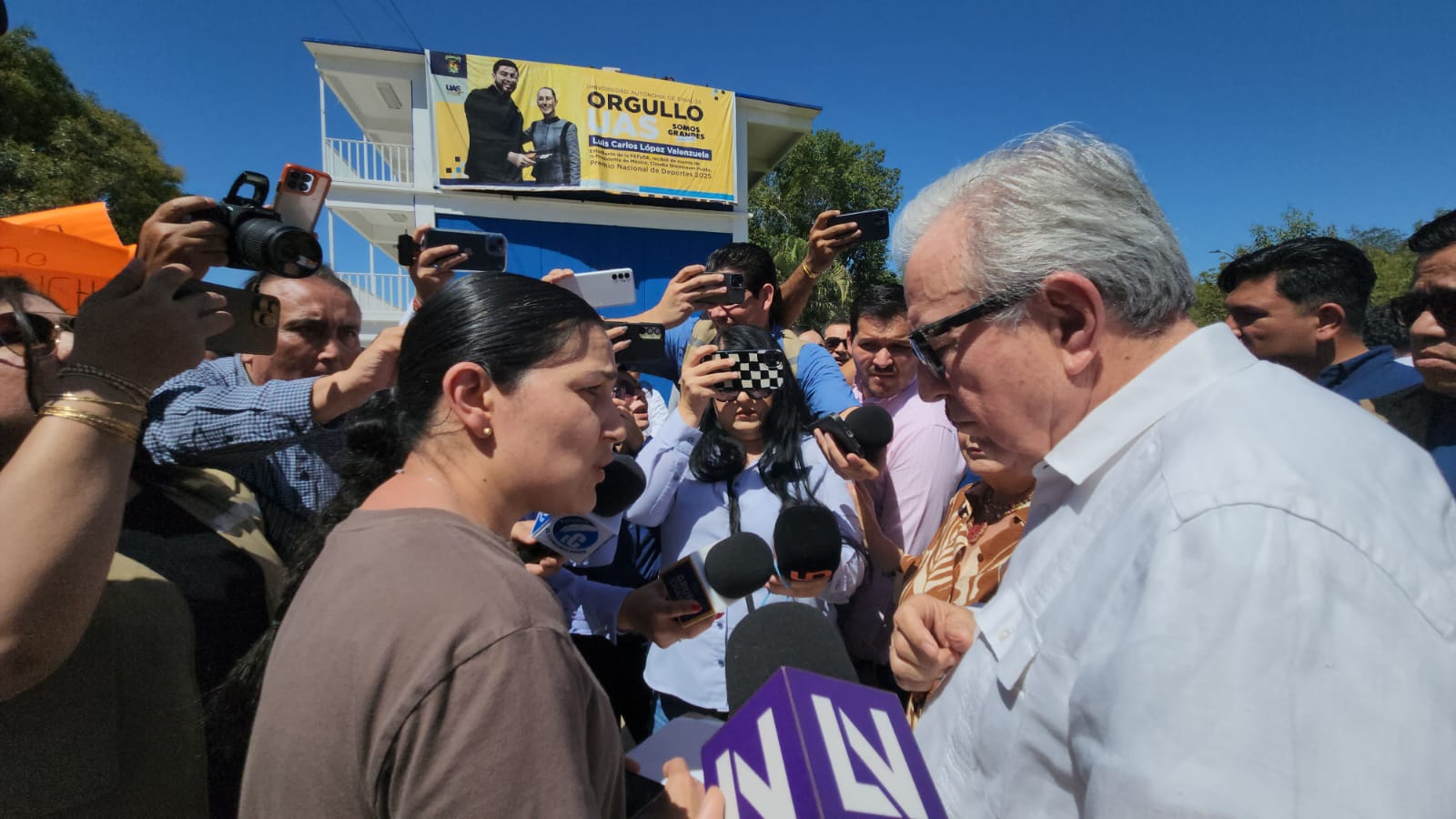 Viuda de Píndaro con el gobernador
