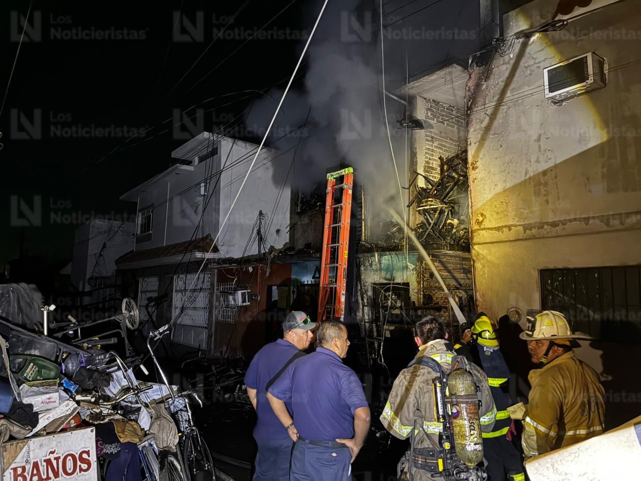 Vivienda se incendia en el sector Centro de Los Mochis, Sin.