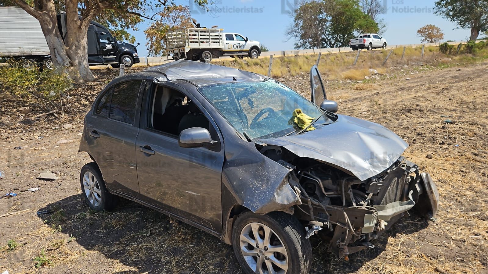 Volcadura sobre La Costera de Culiacán, deja dos lesionados