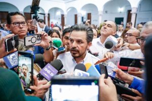 zoe robledo anuncia plan de fortalecimiento al imss sinaloa