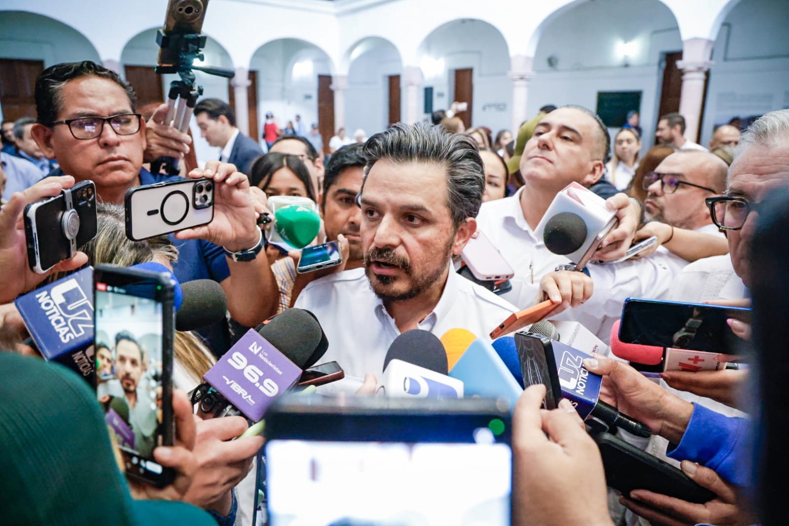 zoe robledo anuncia plan de fortalecimiento al imss sinaloa