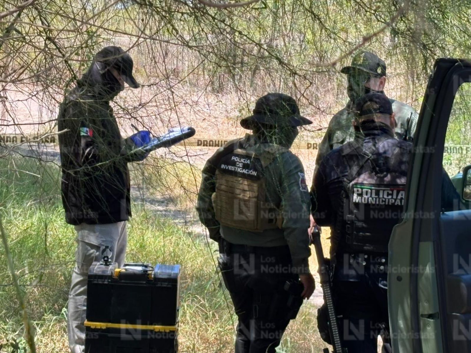 Trae ropa táctica: Localizan cadáver en descomposición en Costa Rica al sur de Culiacán