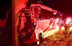 Accidente de autobús del IMSS en Chihuahua deja cuatro muertos y cinco heridos.