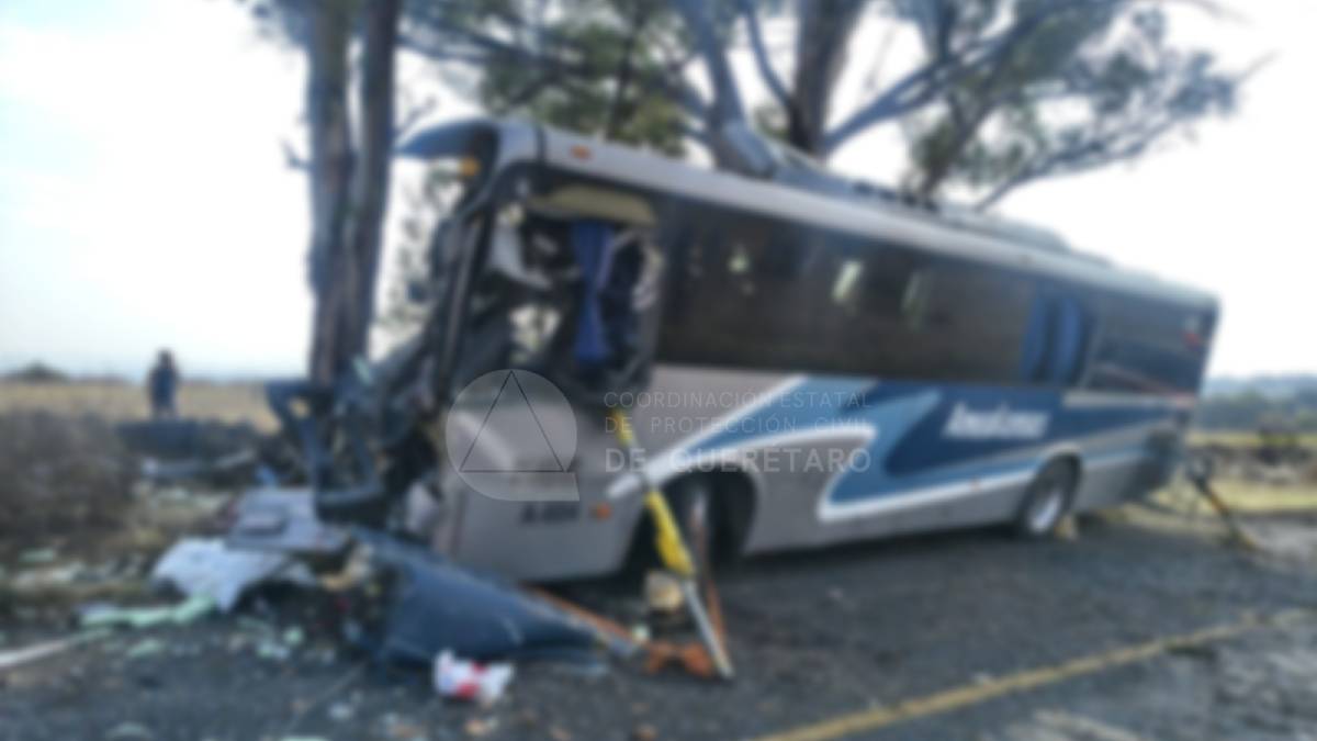 Accidente en Querétaro deja nueve muertos y varios lesionados en carretera San Juan del Río–Amealco
