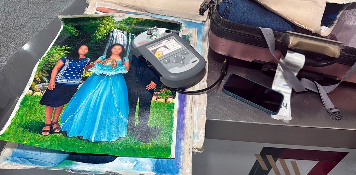 Autoridades detectan droga escondida en pinturas en el AICM 1