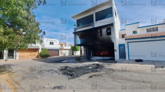 Tirotean, vandalizan y queman residencia de tres plantas en Los Almendros de Culiacán