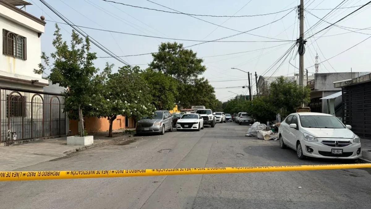 Catean dos domicilios en Monterrey, encuentran droga