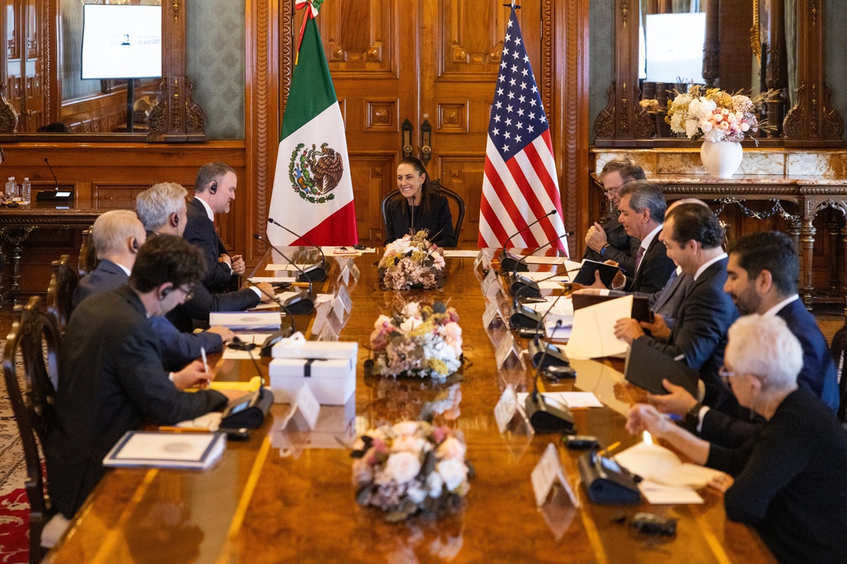 Claudia Sheinbaum recibe en Palacio Nacional a Jamieson Greer, para revisión del T-MEC