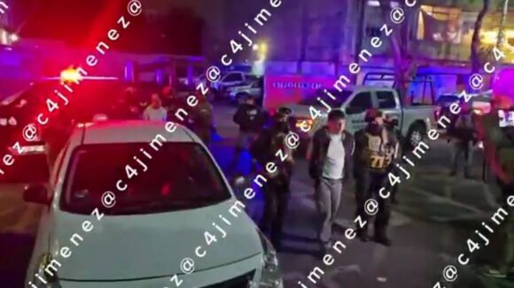 Detienen en CDMX a dos colombianos por extorsión con método “gota a gota”